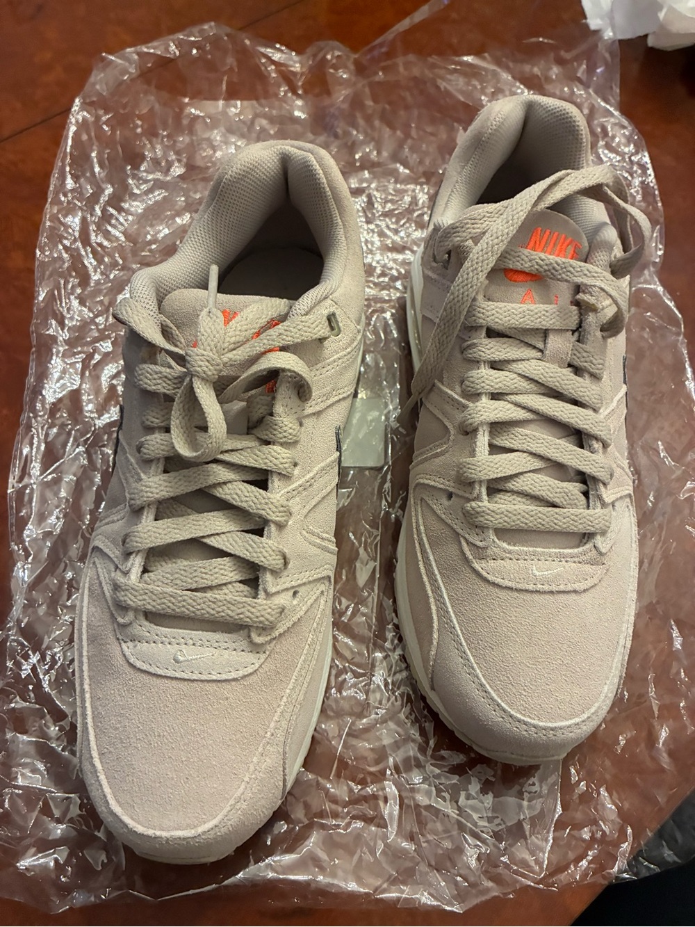 Nike Women's Air Max - Picture 6 of 11